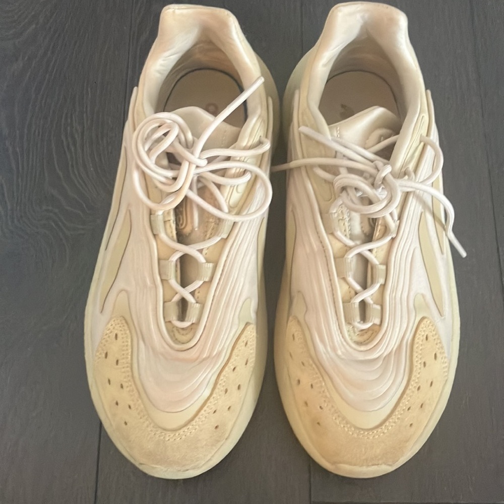 Adidas ozelia